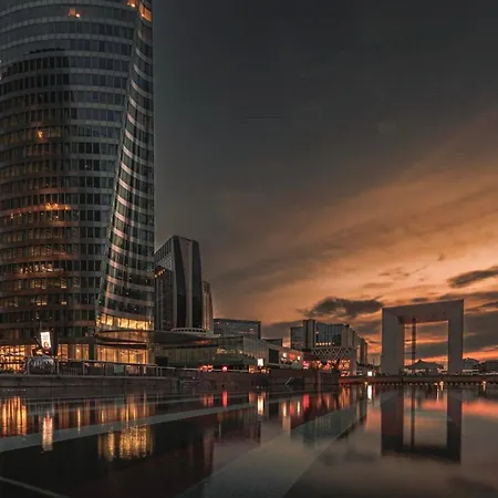 Amazing Eiffel Tower View Paris La Defense ! Apartment Courbevoie
